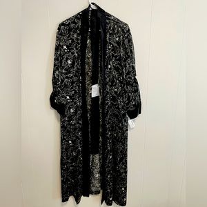 Neiman Marcus Long Floral Print Silk Robe Size S-M, Brand New With Tags.